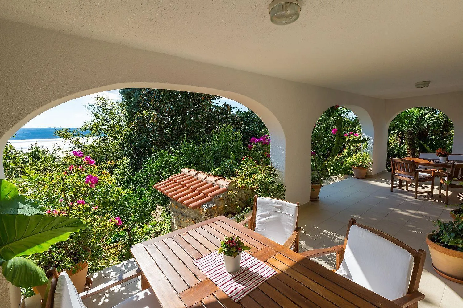 Traumhaftes Apartment Mit Eigenem Weinkeller, Hydromassagedusche, Meerblick - Nur 480 Meter Zum Strand Crikvenica