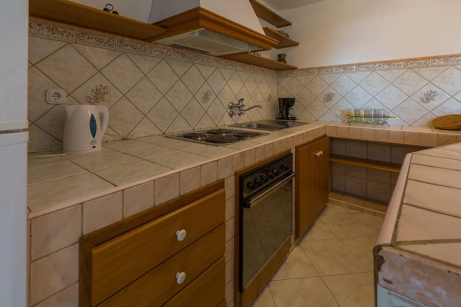 Traumhaftes Apartment Mit Eigenem Weinkeller, Hydromassagedusche, Meerblick - Nur 480 Meter Zum Strand Crikvenica