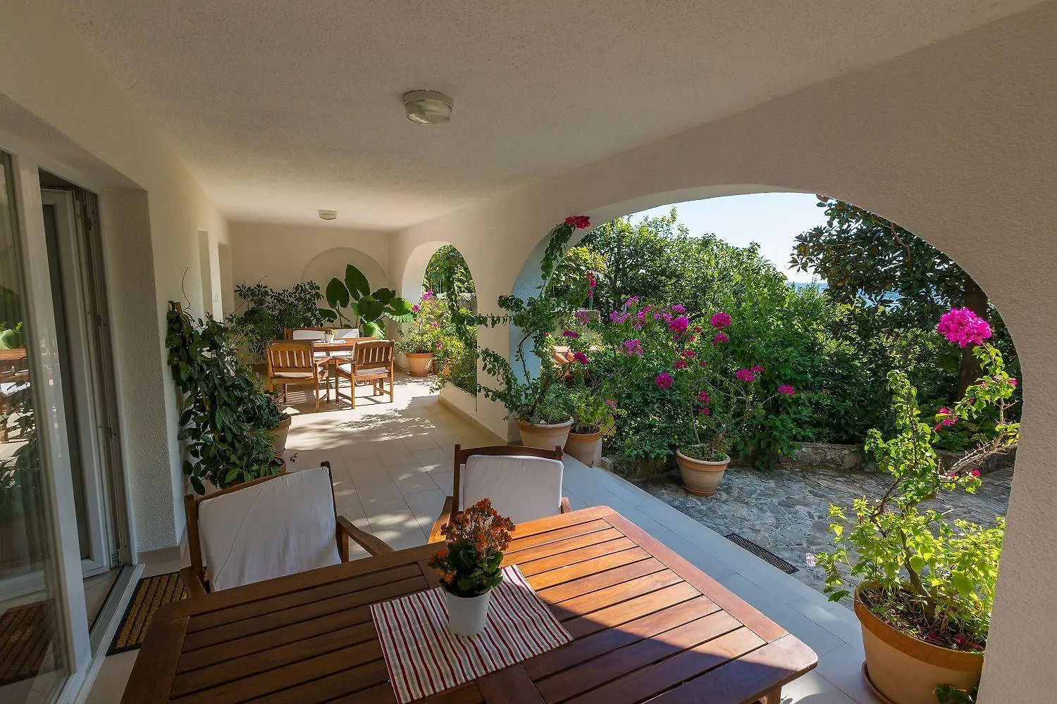 Traumhaftes Apartment Mit Eigenem Weinkeller, Hydromassagedusche, Meerblick - Nur 480 Meter Zum Strand Crikvenica
